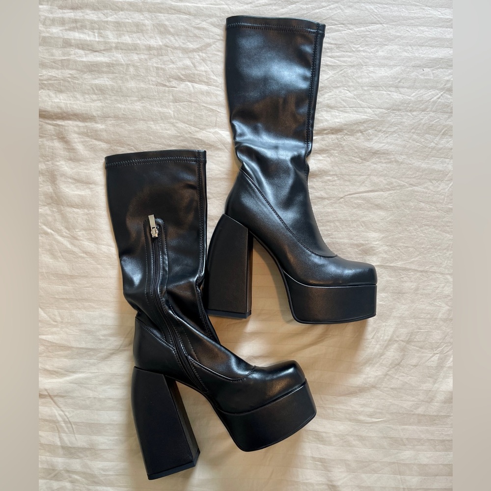 New black platform boots